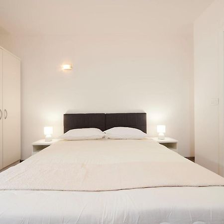Cutan Apartment Trogir Exterior photo
